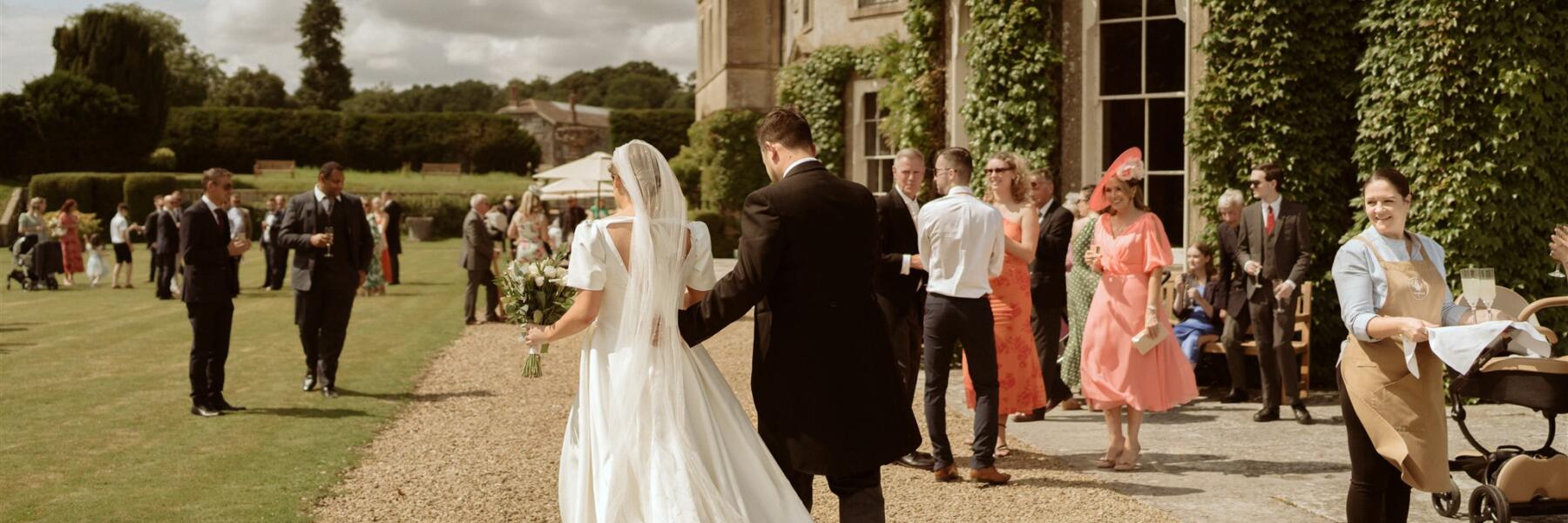 10 Wedding Trends 2025 Wiltshire Venue Aspect Ratio 1800 600