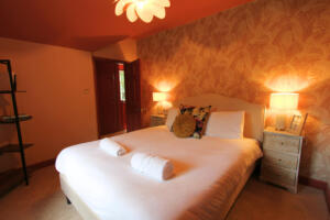 Rental Property Hartham Cottage Wiltshire Bedroom Scaled 1